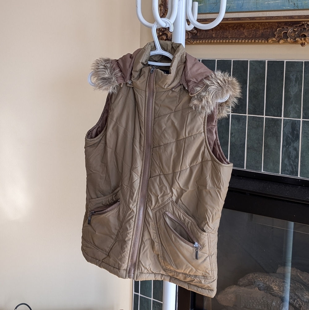 Reitmans Tan Quilted Sleeveless Vest with Faux Fur